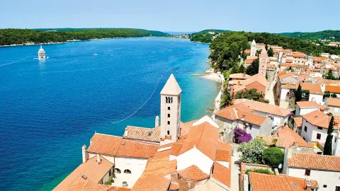 Rabac Stadt aus Vogelperspektive am Meer-placeholder
