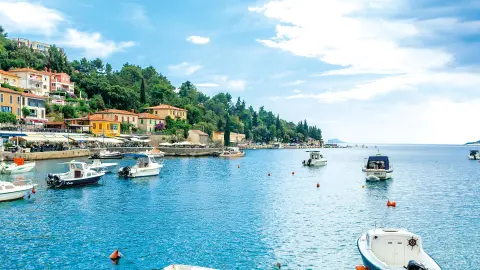 Rabac Hafen mit Booten in der Kravaner Bucht-placeholder