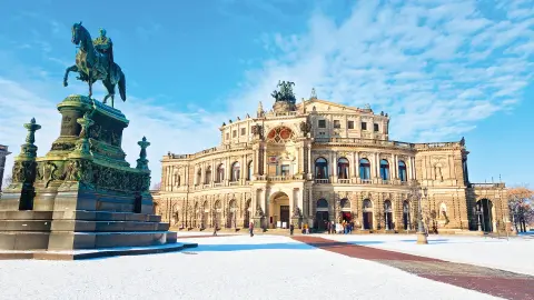 Berühmte Semperoper in Dresden-placeholder
