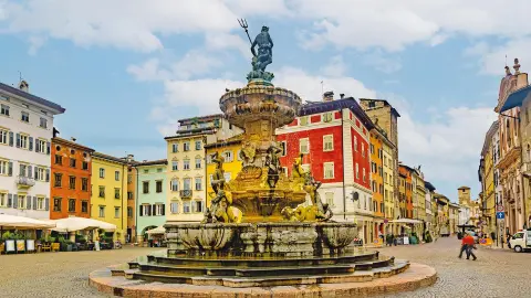 ITA620_Adventszauber in Suedtirol_25_content_1920x1080px_Neptunbrunnen-Trient-placeholder