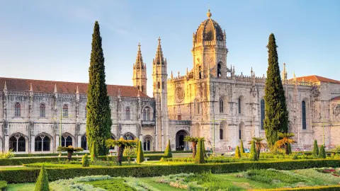 Hieronymus-Kloster mit Garten und Außenansicht-placeholder