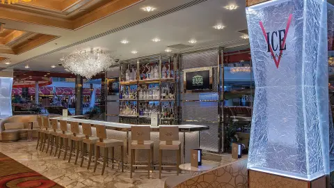 The Golden Nugget Las Vegas, Bar-placeholder