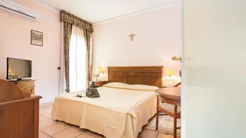 Italien Bella-Calabria 4-Sterne Hotel Santa Lucia Zimmerbeispiel-placeholder