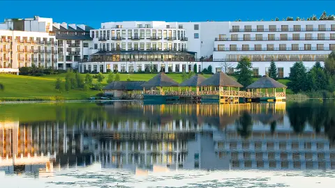 Außenansicht eines 4-Sterne-Resort in Vilnius-placeholder