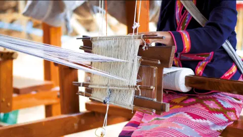 Besichtigung einer Seidenweberei-placeholder