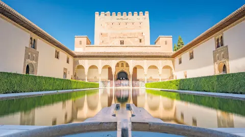 AGP111_Das-Beste-aus-Andalusien_content_1920x1080px_Alhambra-Hof-placeholder
