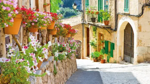 Gassen der Altstadt von Valldemossa-placeholder