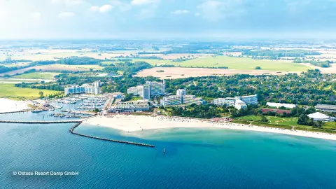 DEU616_Deutschlands-Küstenparadiese_content_1920x1080px_Ostsee-Resort-Damp_aussenansicht-placeholder