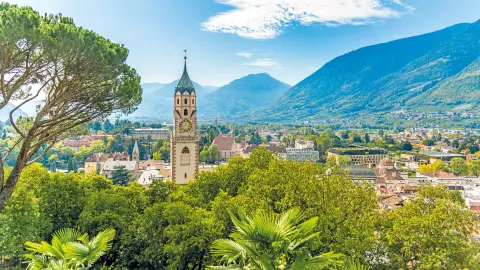 Blick auf Meran mit Kirchturm-placeholder