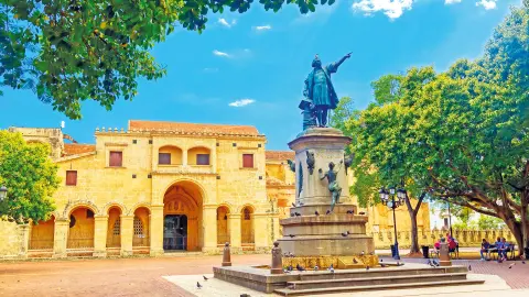 Santo Domingo Plaza-placeholder