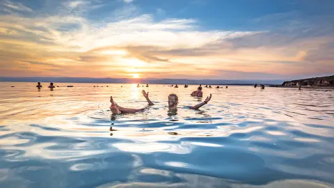 Baden im Toten Meer-placeholder