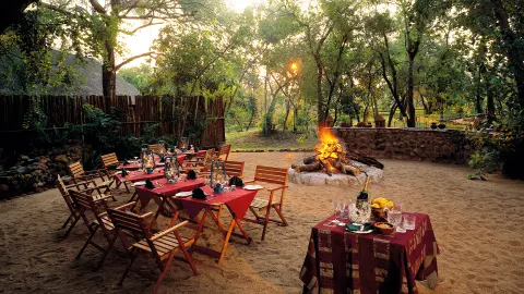 Traditionelles Boma-Dinner-placeholder