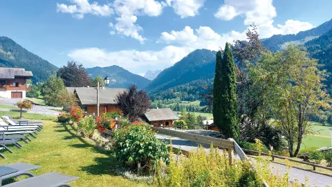 Chalet-Hotel in einem Bergdorf nahe des Genfer Sees-placeholder