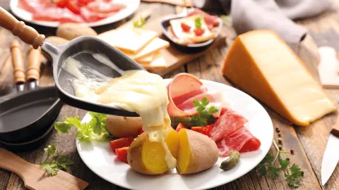 Raclette mit Kartoffel, Halbpension mit Trendtours-placeholder