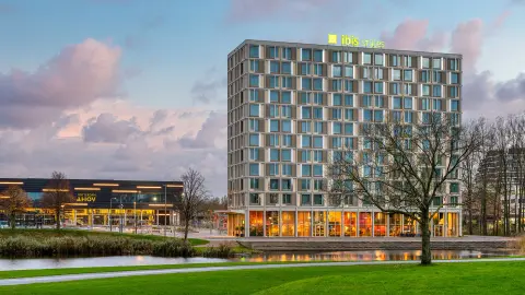 Außenansicht des ibis Styles Rotterdam ahoy-placeholder