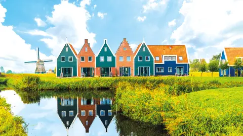 Fluss mit Volendam im Hintergrund-placeholder