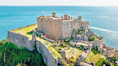Mont Orgueil Castle mit trendtours erleben-placeholder