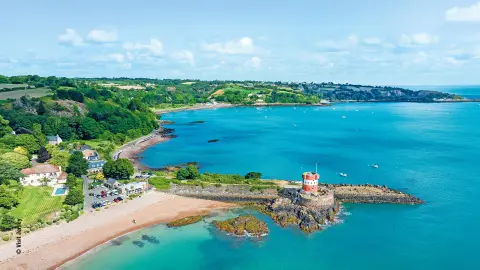 St. Catherine’s Bay mit Archirondel Tower-placeholder