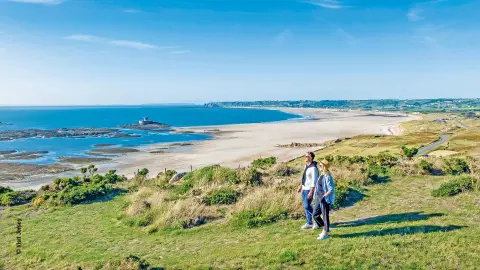 St. Ouen’s Bay mit La Rocco Tower-placeholder