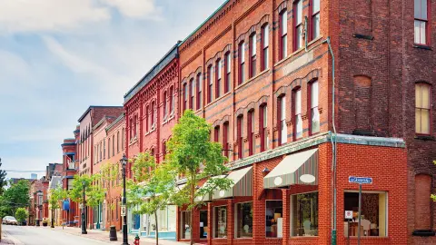Rote Häuserfassade Saint John-placeholder