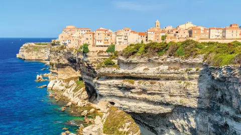 Klippen am Meer mit Blick auf Bonifacio-placeholder