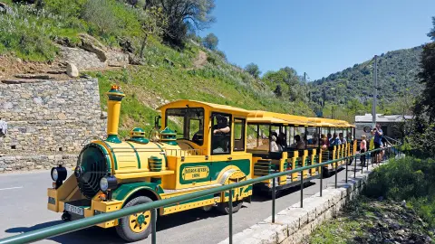 Gelber Petit Train in Corte-placeholder