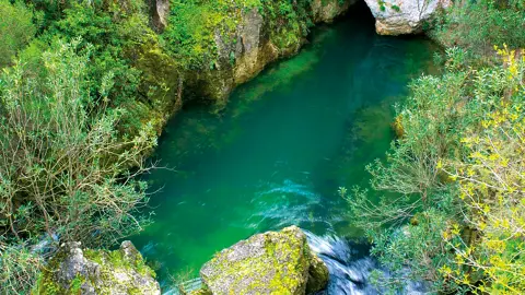 Quelle Sorgente Su Gologone Vogelperspektive-placeholder