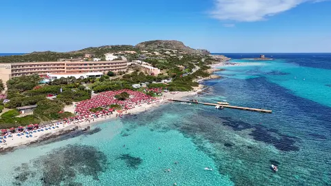Hotelanlage Club Esse Roccaruja am Strand von oben-placeholder