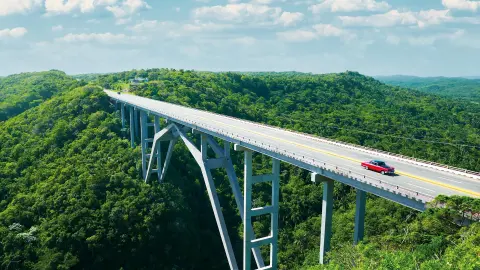 Bacunayagua Brücke in Kuba-placeholder