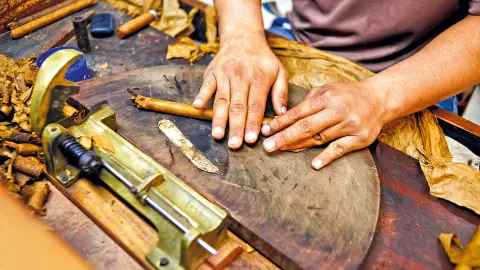 Kubanische Zigarrenherstellung erleben-placeholder
