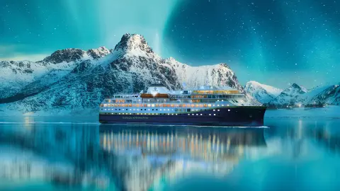 Beeindruckende Nordlichter während einer Schiffsreise-placeholder