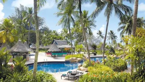 SIN111-112_Malaysia+Singapur_content_1920x1080px_hotel-shangri-la-golden-sands_swimming-pool-placeholder