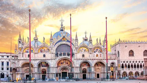 ITA621_Magisches-Venedig_Strandspass-Adria_26_content_1920x1080px__san-Marco-kathedrale-placeholder