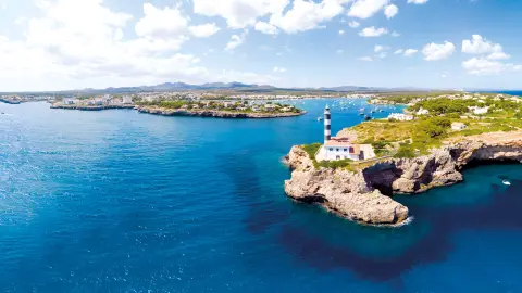Blick auf das Fischerdorf Porto Colom-placeholder