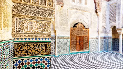 Bou Inania Madrasa in der Medina von Fès -placeholder