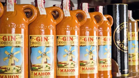 MAH111_Menorca-Perle-der-Balenaren_content_1920x1080px_Xoriguer-Gin-Distillery-MAHON-MENORCA-placeholder
