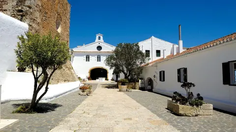 MAH111_Menorca-Perle-der-Balenaren_content_1920x1080px_kirche-monte-toro-placeholder