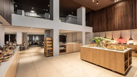Lev-Hotel, Buffett-placeholder