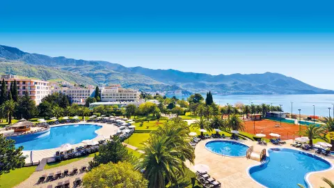 IberostarWaves Bellevue Poolbereich-placeholder