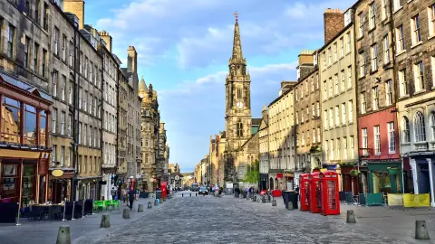 Royal Mile in Edinburgh-placeholder