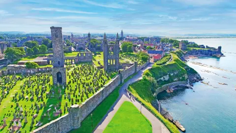 St. Andrews am Meer mit Blick auf Friedhof-placeholder