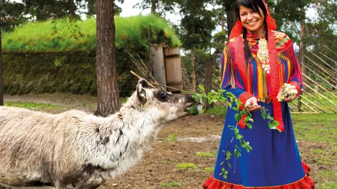 Traditionelle Tracht der Samen-placeholder
