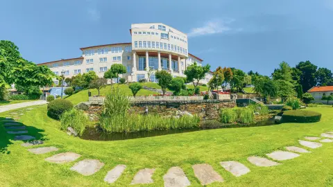 OPO111_112_Nordportugal + Galicien_content_1920x1080px_Gran-Hotel-Los-Abeto_aussen-1-placeholder