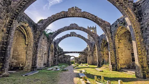Spektakuläre Kirchenruine Cambados-placeholder
