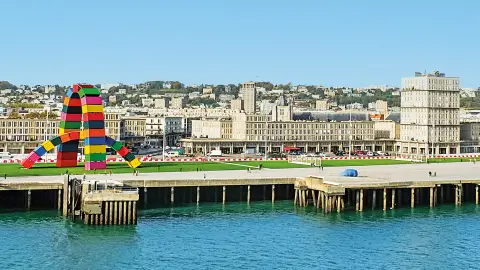 UNESCO Weltkulturerbe Le Havre mit Hafen-placeholder