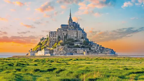 Blick auf Mont Saint Michel im Sonnenuntergang-placeholder