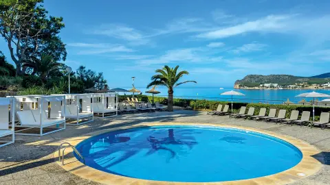 PMI112_Premium-Kurlaub_auf_Mallorca_26_content_1920x1080px_hotelbild_pool-placeholder