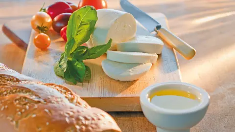 Mozzarella-Verkostung auf einem Agriturismo-placeholder
