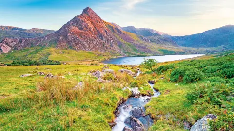 Panoramablick auf den Snowdonia-Nationalpark-placeholder