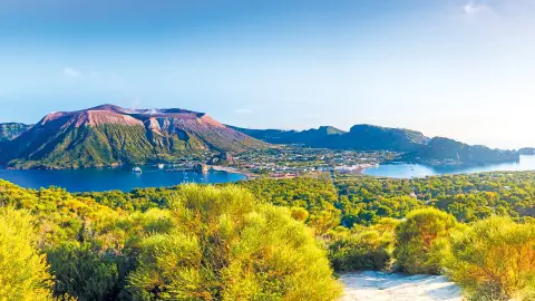 Blick auf die Liparischen Inseln-placeholder